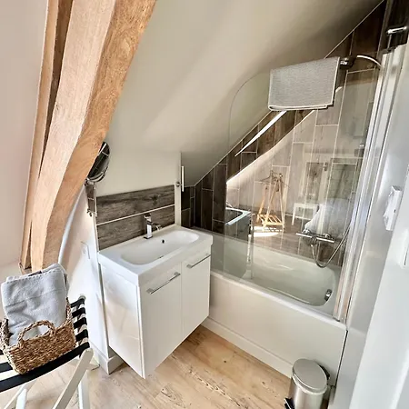Maison Avec Terrasse - 2 Chambres Confortables Pour 4 A 6 Personnes Verton Exterior foto